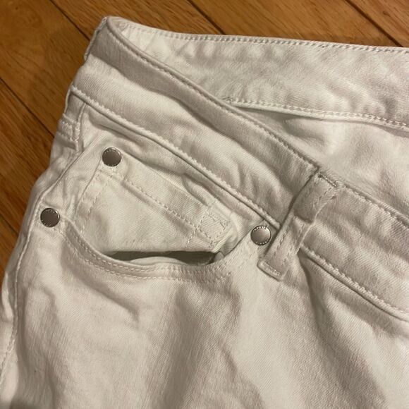 Torrid white vintage stretch crop boyfriend 🌻 - Picture 5 of 8